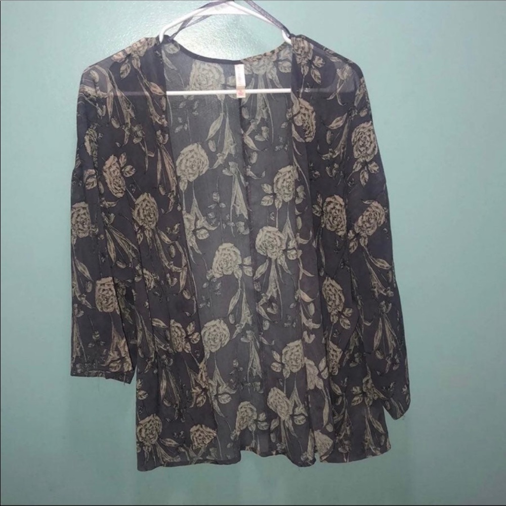 Flowy floral kimono